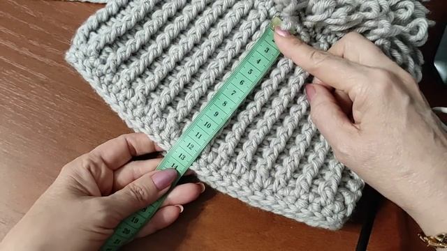 Шапочка с вытянутыми петлями крючком. Комплект для начинающих. смотреть онлайн