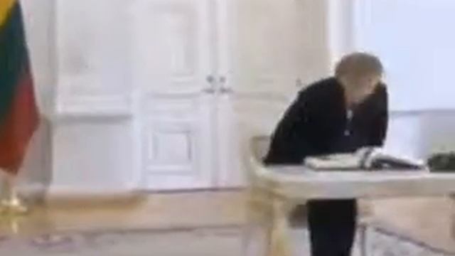 меркель смешной перевод)) смотреть онлайн