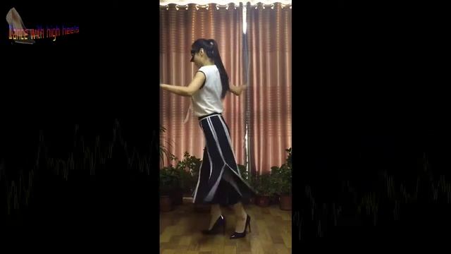 Ethnic clothing and beautiful high heels, dancing with high heels смотреть онлайн