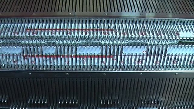 Полуфанг со сдвигом на машине Brother. Машинное вязание. смотреть онлайн