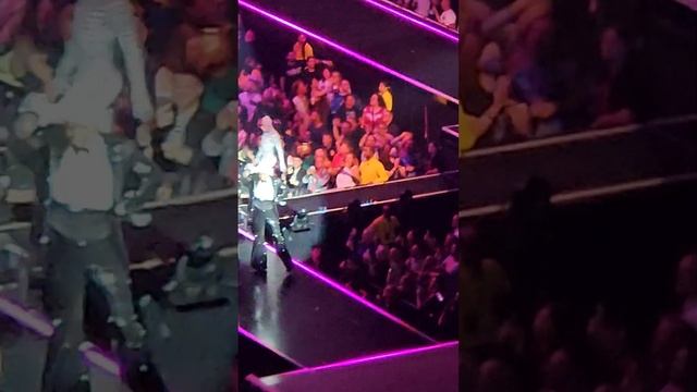 Madonna - Vogue - The Celebration Tour - 02 Arena - London - 17/10/2023 смотреть онлайн