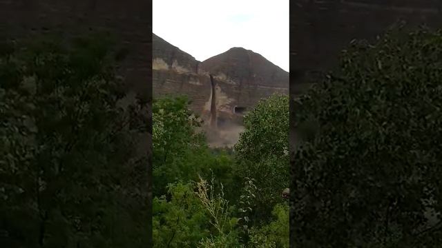 Чёрный водопад  Чолпон Ата Киргизия