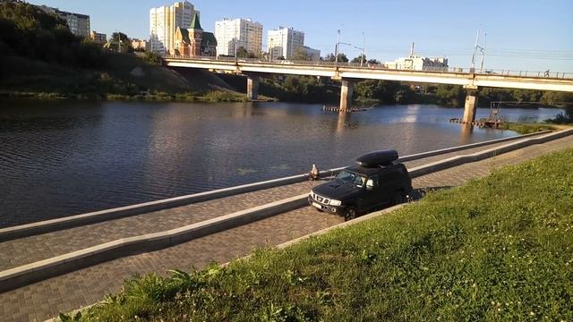 Порядочный водитель на набережной Орла... смотреть онлайн