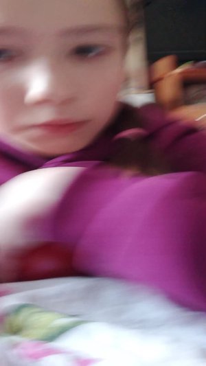 я пришла со школы