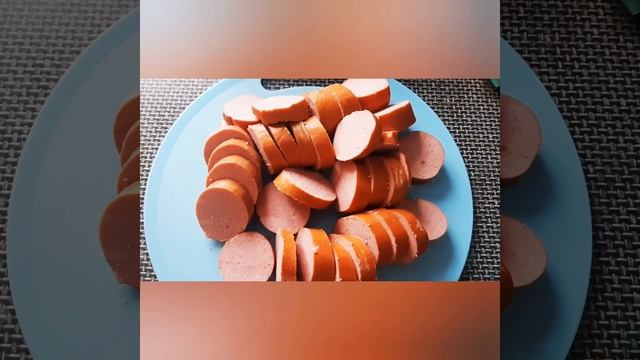 Вкусные рецепты.Сардельки с баклажанами и томатами духовке.