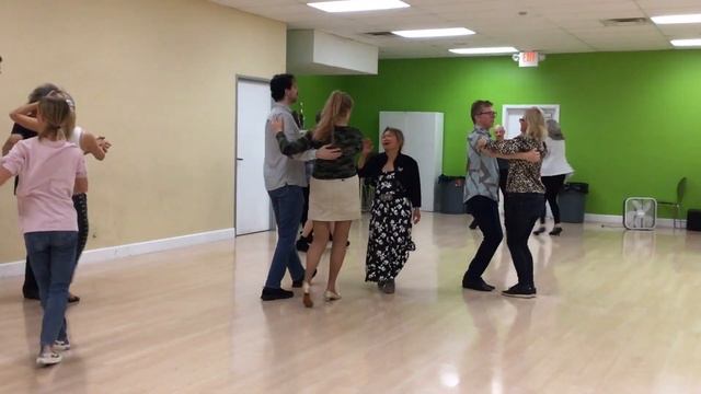 Progressive Waltz Week (1/4) смотреть онлайн