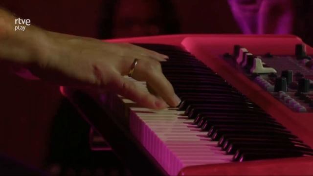 Maren - La Estación Espacial de Teruel (directo en el Guggenheim) смотреть онлайн