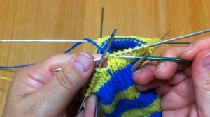 Полоски спицами по кругу без ступенек ДВА способа | How to knit jogless stripes