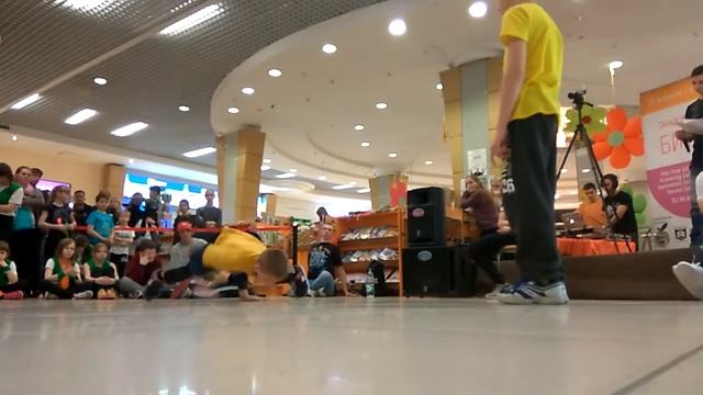 Сергиев Посад Танцевальная битва 360 ГрАдУсОв Пара №23 breaking kids смотреть онлайн