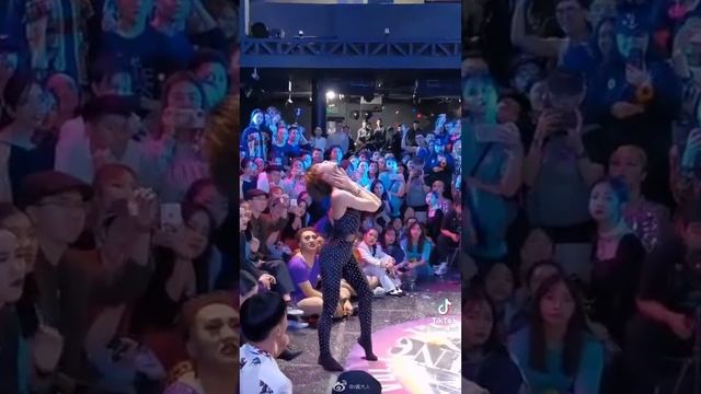 AC waacking - queen - The Queen of Disco - AC waacking battle смотреть онлайн