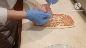 Фоккача с салями черри и моцарелла