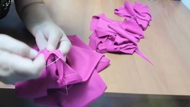 Смёточные работы. Как закрепить нам точную нить в начале и конце строчки. смотреть онлайн