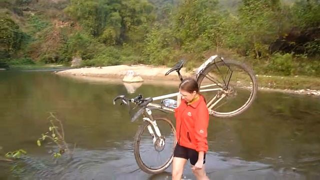 Катя и Сальса (преодолеваем брод) смотреть онлайн