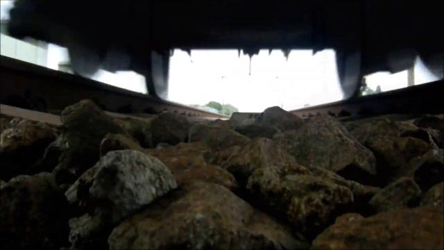 Treinen van onder I Camera op het spoor смотреть онлайн