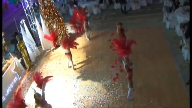 Антре в красном на новогоднем вечере ENRC Logistics смотреть онлайн