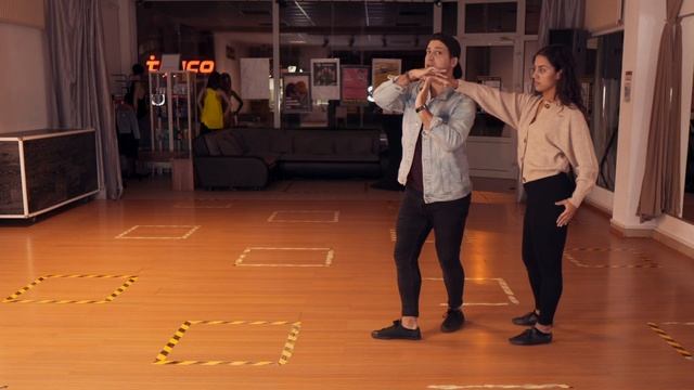 How to Sexy Salsa Dancing Moves for LADIES & GENTS | by MySalsaHome смотреть онлайн