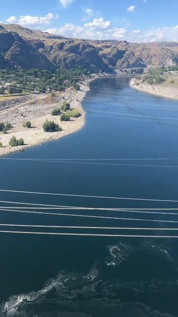 Grand Coulee Dam, Washington #shorts #shortsfeed #usa #roadtrip #dam #water #washington #america смотреть онлайн