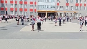 "Выпускной вальс" клуб старшеклассников "Трибуна".