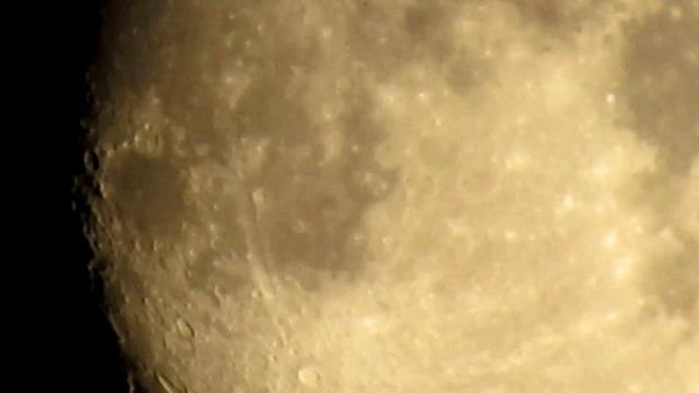 Смотрим на ЛУНУ с камры Canon 50x . Мега зум как телескоп .