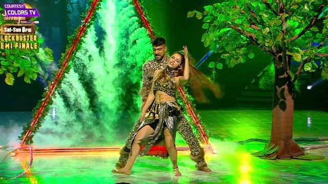 Jhalak Dikhla Jaa 10: Rubina Ne Apne Performance Se JDJ Ke Manch Par Lagaya Apna Hotness Ka Tadka смотреть онлайн