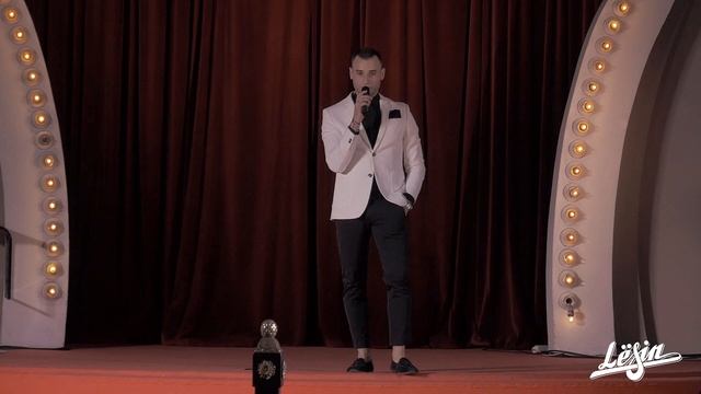 Полуфинал "Шоумен Года 2016".  Ведущий Артём Лёсин