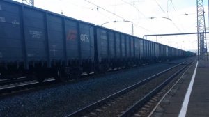 Электровоз 2ЭС6-027 с грузовым поездом