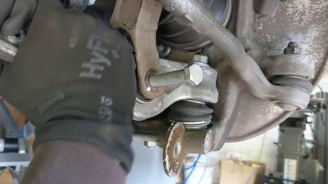 Audi A4 B8: Neues Lemförder Traggelenk defekt смотреть онлайн