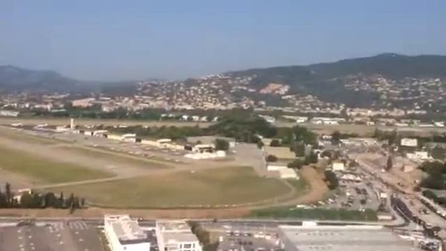 Landing in Cannes. Приземление в Канны. смотреть онлайн