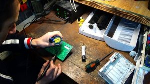 Не открывается дверца стиральной машины индезит заблокировалась! Как открыть стиральную машину!