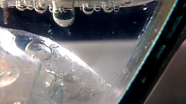 Macro camera, water, mineral oil, and gelatin. смотреть онлайн