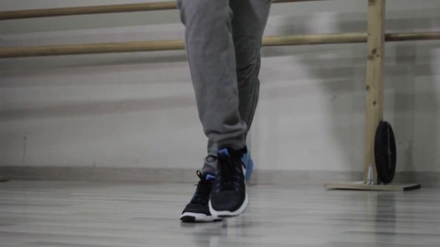 Basic SALSA STEPS - Suzie Q for Beginners смотреть онлайн