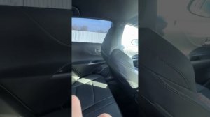 Выдаём два автомобиля клиенту!
TOYOTA HARRIER
TOYOTA VITZ