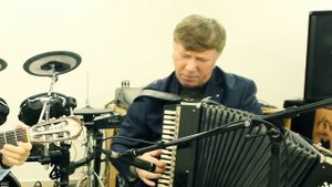 Ваха Сааев и Бислан Суипов. Шум прибоя, музыка, Ваха Сааев.