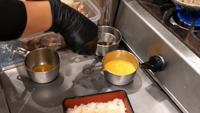 Японская еда - ЛУЧШИЙ УТИНЫЙ РАМЕН в Токио! Уэно Япония смотреть онлайн