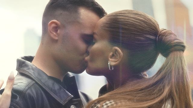 Алина Ларионова - Неразборчивый почерк