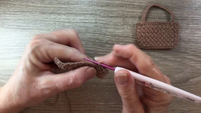 Crochet Picnic Basket Tutorial - Crochet Applique Tutorial