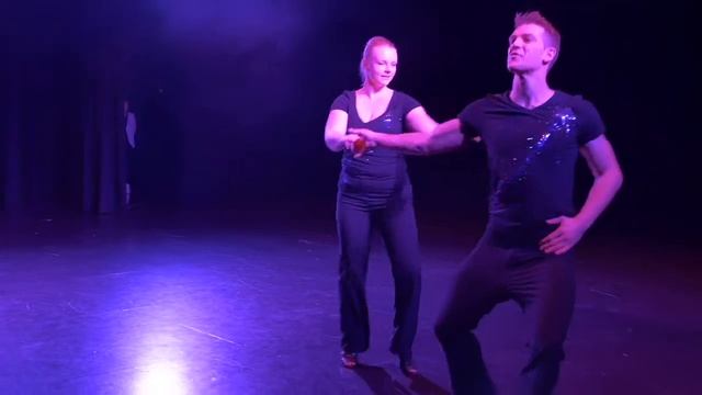 Strip that down - Matt & Fran смотреть онлайн