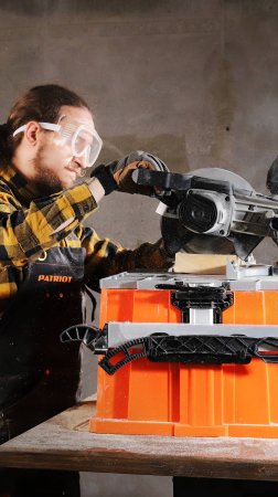 Циркулярный станок PATRIOT TS 210