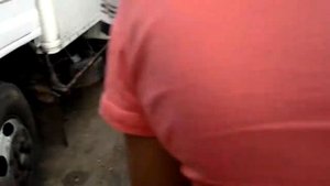 Рыбный аукцион в порту Мириссы, осмотр товара