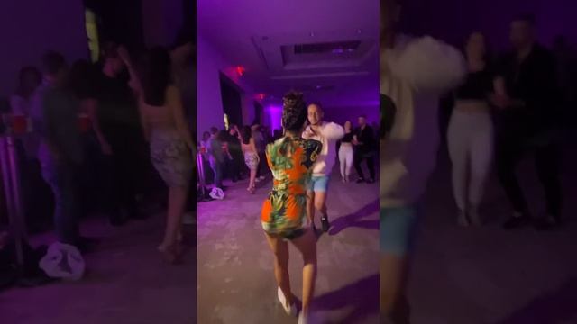 Colombian Hot Salsa Dancing in Miami        #salsatime #salsaroja @laguaguatv