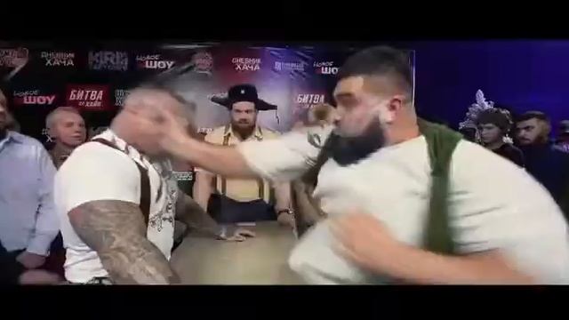 Пельмен против Эдуард Билл. Каменный лица смотреть онлайн