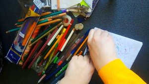 Уборка в канцелярии. Разбираю и выкидываю канцелярию