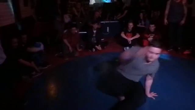 Battle's - Максим VS B-Boy смотреть онлайн