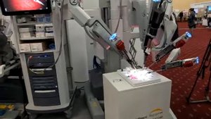 Робот-ассистированная хирургическая система «da Vinci»