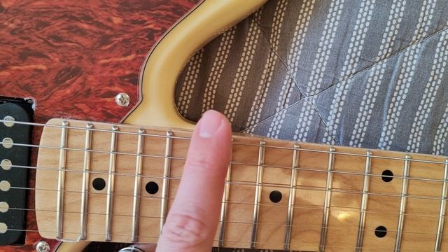 Обзор состояния частично допиленной китайской реплики Fender Jazzmaster на два хамбакера. смотреть онлайн