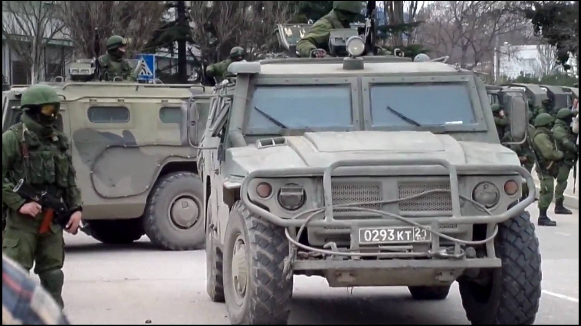 Российская бронетехника в Балаклаве 01.03.2014 г.