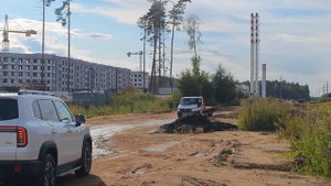 Насыпная дорога в Нахабино около Технолога лето 2024г