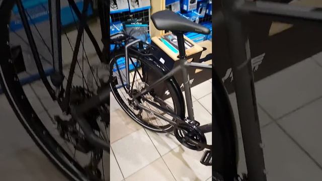 Exemplu de bicicletă perfectă pentru făcut naveta sau drumuri lungi prin țară. смотреть онлайн