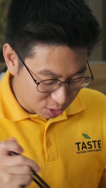 I go all the way & order special pho, with the lot: raw beef, brisket, tendon, tripe and beef balls смотреть онлайн