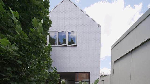 This Designer's Own Melbourne Terrace Home Uses Every Square Millimetre смотреть онлайн